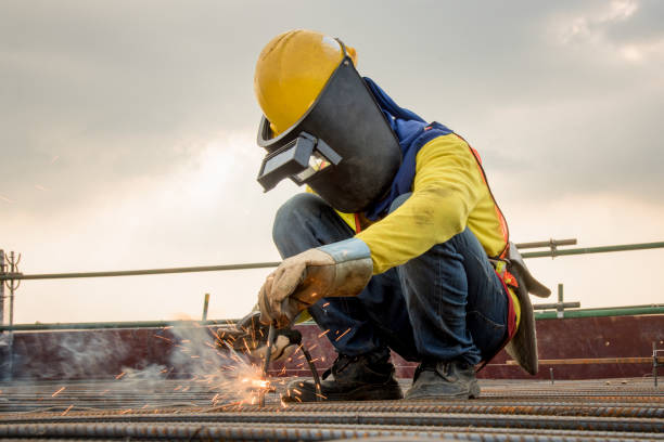 Mastering Outdoor Welding: Choosing the Right Outdoor Welding Helmet